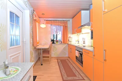 Vintage-Ferienhaus mit Terrasse in Trieb