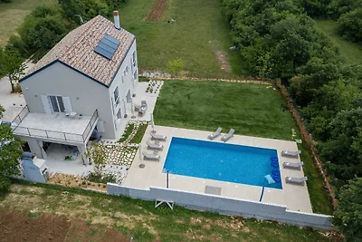 Luxuriöse Villa mit Sprudelbad