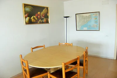 Appartement in Estartit vlakbij zandstrand