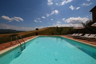 Bauernhaus in Castel del Piano mit Pool