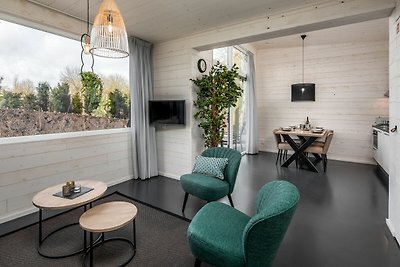 Moderne Hütte im Grünen, mit Kombi-Mikrowelle