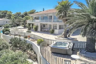 Villa in Les Issambres am Meer