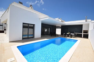 Moderne Villa mit eigenem Swimmingpool in...