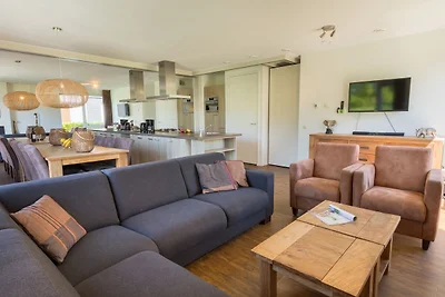 Luxuriöse Villa mit 8 Bädern in einem...
