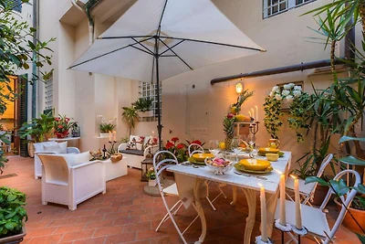 Wohnung in Lucca mit privatem Garten
