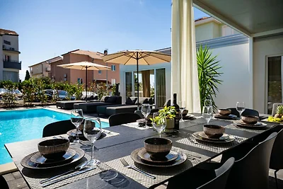 Villa in Pakostane mit privatem Pool