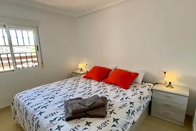 Haus in Torrevieja nahe Strand & Pool