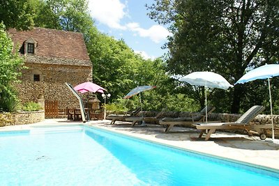 Modernes Ferienhaus in Besse mit Swimmingpool