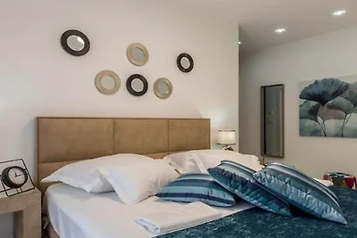 Modern & Stylish Villa with Private Pool - Fo...