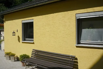 Ferienhaus in Oberfell mit Schwimmbecken