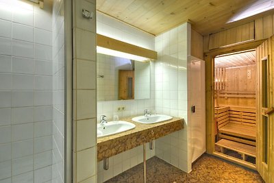 Luxus-Ferienwohnung mit Sauna und Whirlpool i...