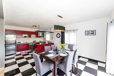 Exquisite Spacious Villa Bufaline with Pool a...