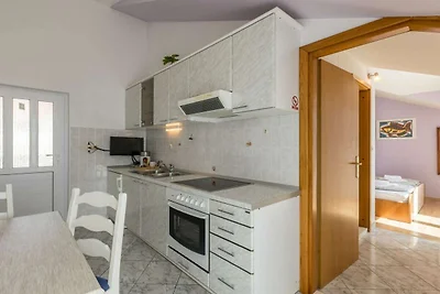 One Bedroom Apartment with Terrace and Sea Vi...