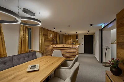Moderne Suite mit Wintergarten
