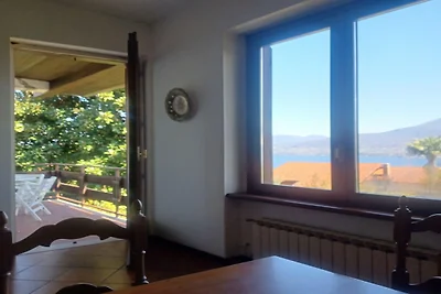 Villa met prachtig uitzicht op het Lago...