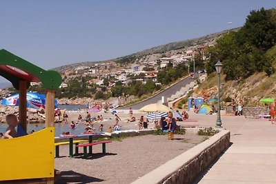 Schöne Wohnung mit Swimmingpool zur Nutzung