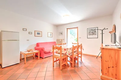 Geräumiges Chalet mit Garten in Tirol in...