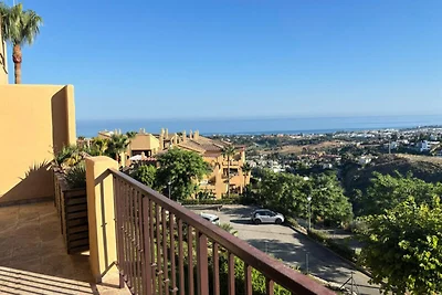 Apartment in Benahavís mit Infinity-Pool