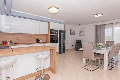 Villa Maria with Outdoor Pool - Five Bedroom ...