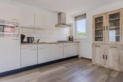 Villa in Arcen mit Bad und...