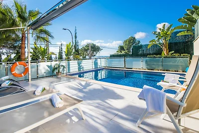 Atemberaubende Villa mit privater Terrasse