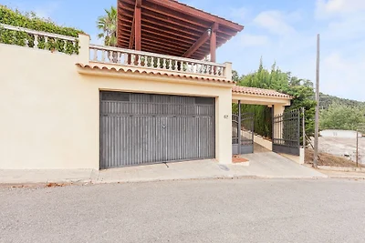 Moderne Villa in Tordera mit privatem Pool