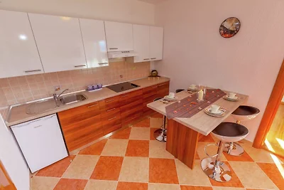 Apartment in Dramalj mit Whirlpool
