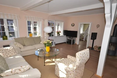 Vakantiehuis in Alkersum met zwembad
