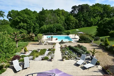 Luxuriöses Landhaus mit Swimmingpool in...