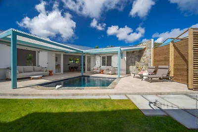 Chique villa met zwembad en strandtoegang