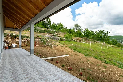 Haus in der Nähe des Roten Sees in Ricice