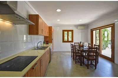 Lussureggiante casa vacanze con piscina