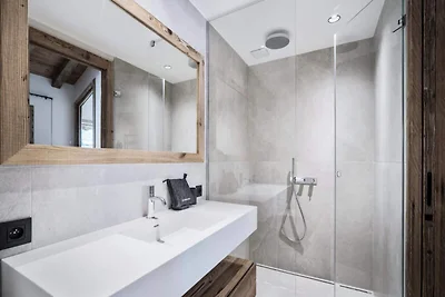 Chalet in Villarabout met sauna en bioscoop