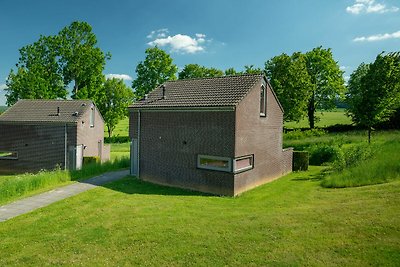 Angepasstes Haus, 8 km vom Drielandenpunt...