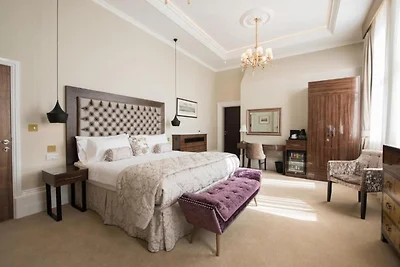 Junior      Suite
