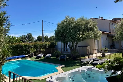 Pittoresca villa con piscina