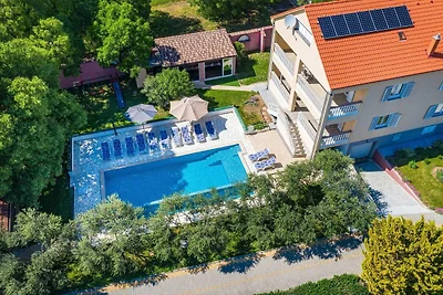 Ferienvillen mit Pool in Kakma