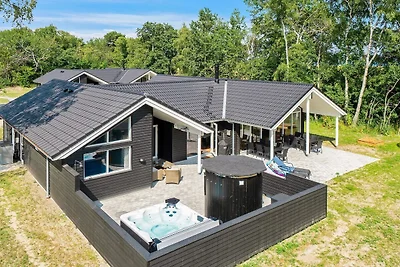 14 Personen Ferienhaus in Væggerløse
