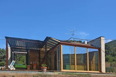Geräumiges Ferienhaus in Magazzini mit Garten