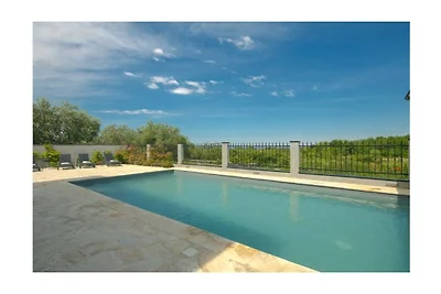Villa in Rošini mit Schwimmbecken