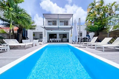 Villa a Saint François con piscina a sfioro