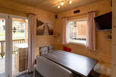 Angenehmes Chalet mit Innenwhirlpool