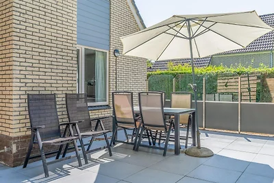 Villa mit finnischer Sauna und Außendusche