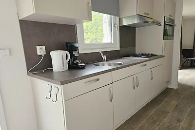 Cottage in Oostkapelle met zwembad