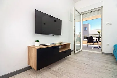 Modern Apartments with Private Balcony - Prem...