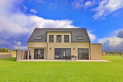 Ferienhaus in Plouhinec mit Terrasse