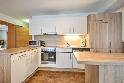 Ski-In/Ski-Out Brunner Apartment Top 2