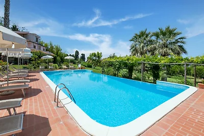 Wohnung in Residenz mit Schwimmbad