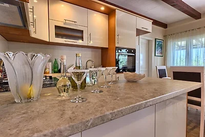 Villa Renata - FourBedroom Beachfront Villa w...