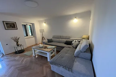 Elegant Lovran Apartment with Garden - Two Be...